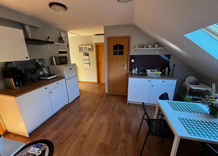 Lesny Zakatek بيت ضيافة